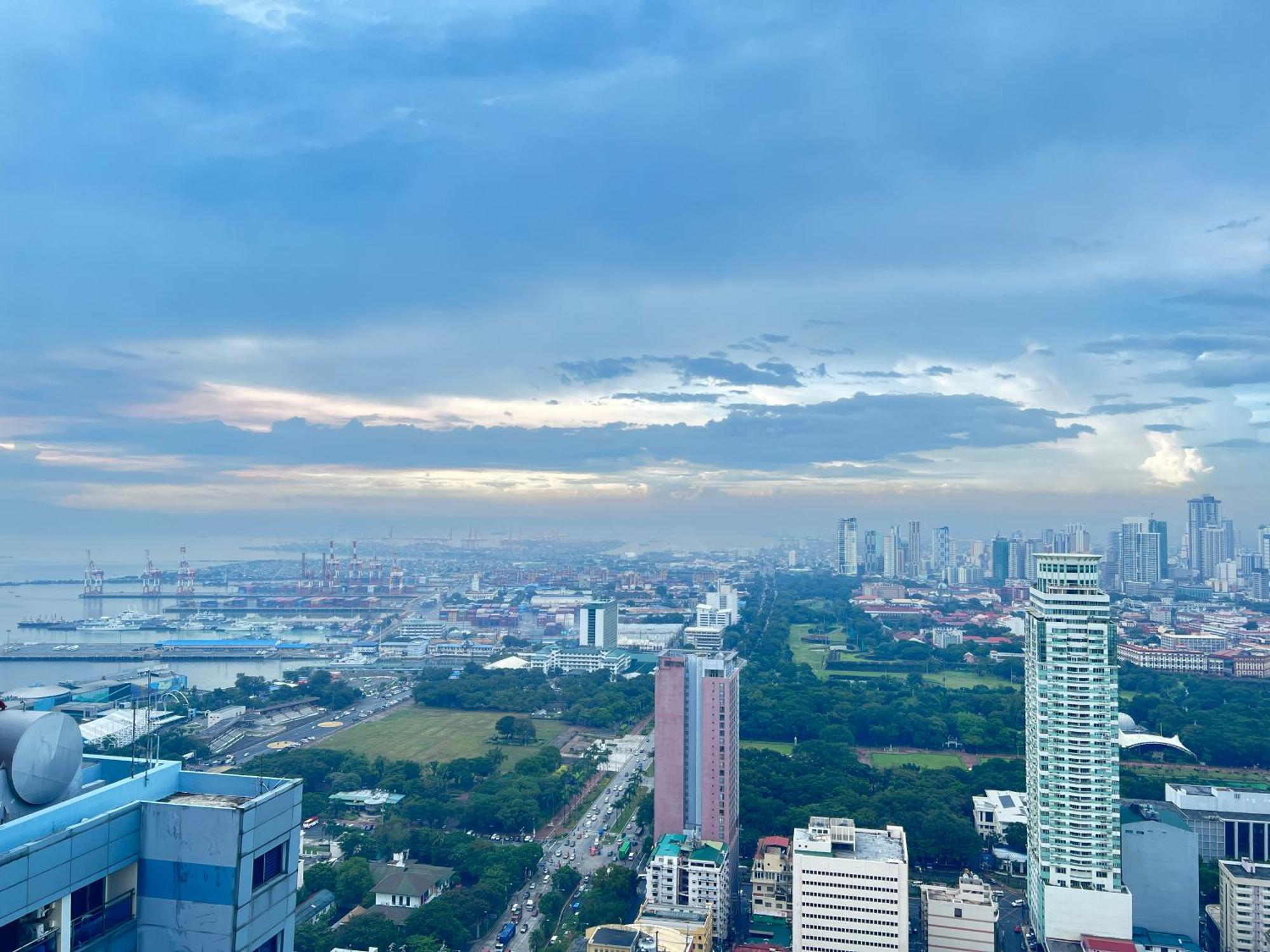 Dreamy Sunset Bay Aparthotel Manila Bagian luar foto